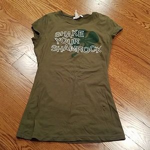 Charlotte russe shamrock t shirt